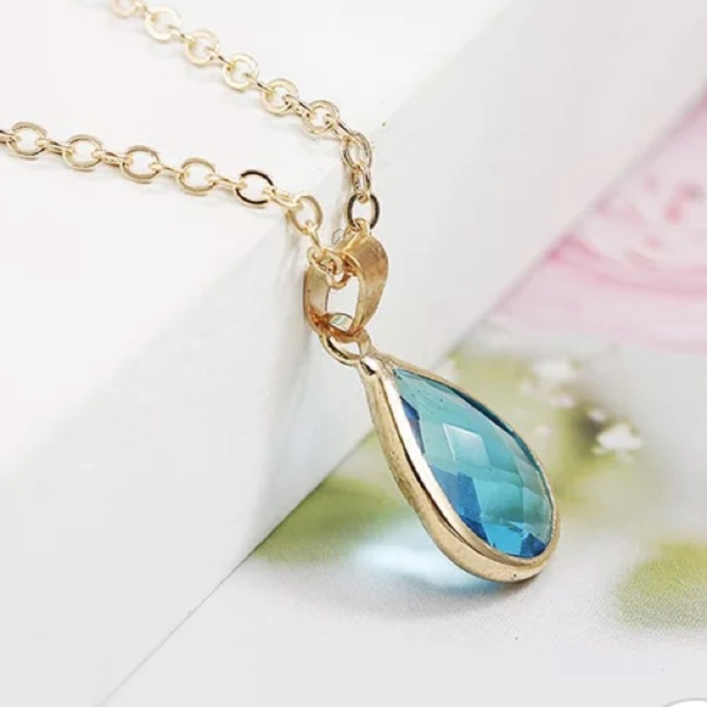 ๐๐๐ฒFIRM๐โBUNDLE 4 DISCOUNT! BLUE TEARDROP GEM! - Picture 6 of 14